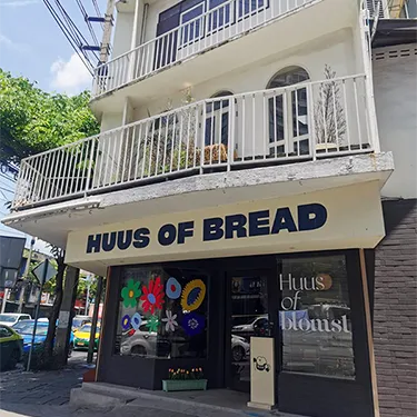 HUUS OF BREAD, a reputation cafe for cafe lovers should not be missed because there is a gorgeous cafa