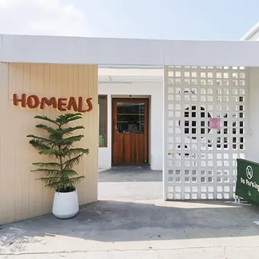 Homeals Cafe & Bistro, a new meeting place in the Bearing-LaSalle area which comes with a minimalist style that can be chilled out both day and night