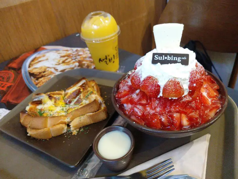 Strawberry Bingsu Injeolmee Toast and Mango Smoothie