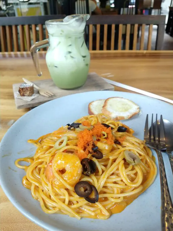 Tom Yum Pasta & Iced Green Tea