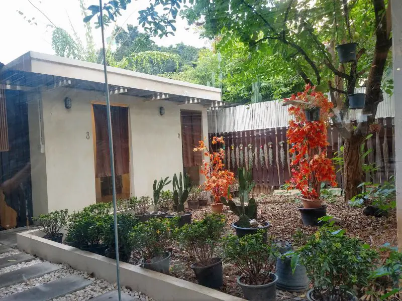 bathroom and small garden behind the shop