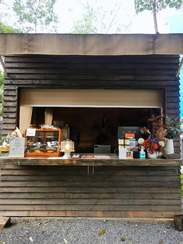 food and dessert kiosk