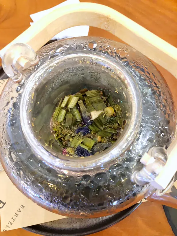 cannabis tea leaves