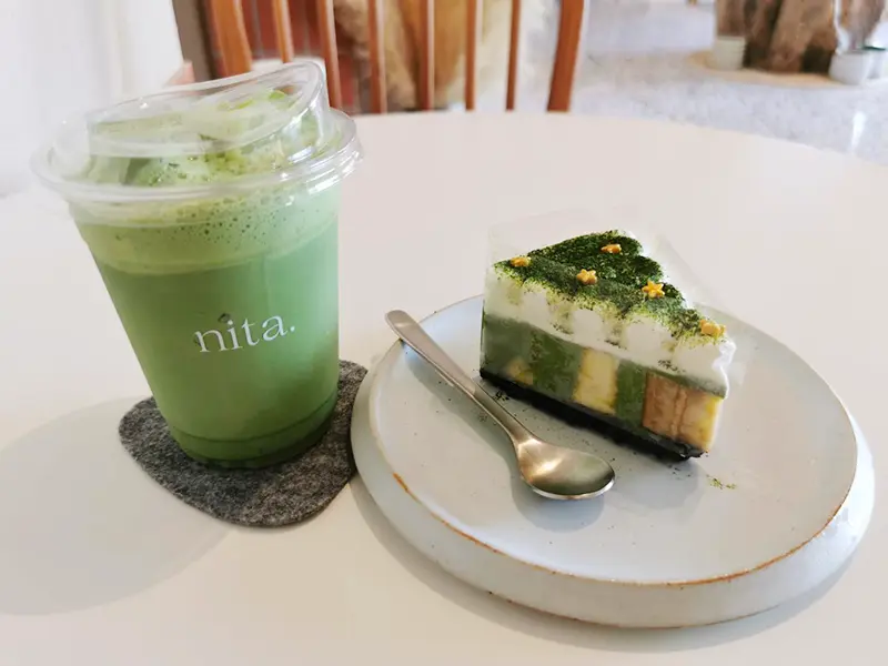 Matcha Latte and Matcha Cake